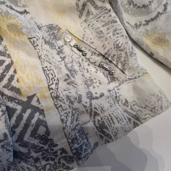 RUBY ROAD LIGHTWEIGHT JACKET. SIZE 8 PETITE. GRAYS/YELLOW/WHITE
RAYON/LINEN - Picture 7 of 8